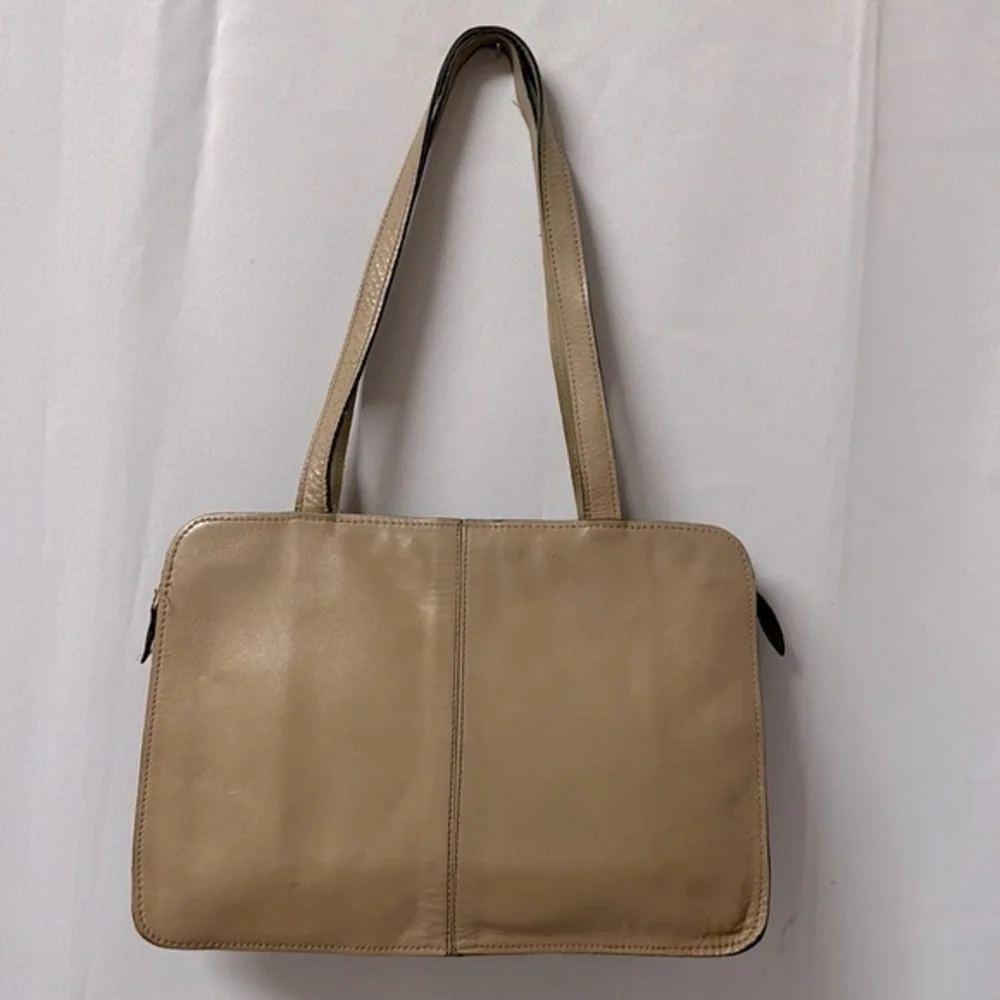 Vintage 1970’s tan Le Pouch vintage shoulder bag zippered pocket w‎ snap front